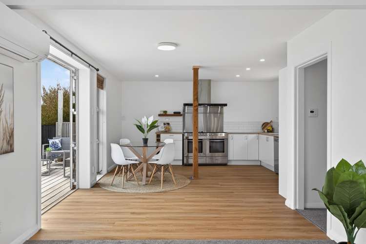 12 De Havilland Street_4