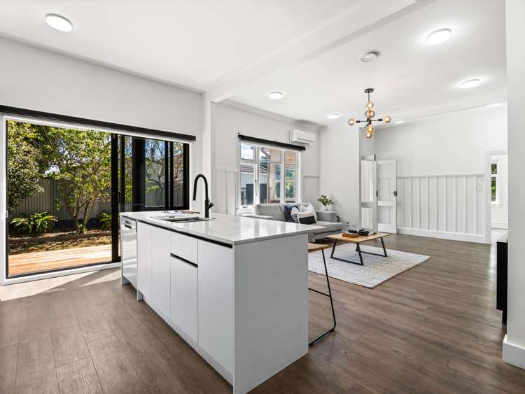 309 Main South Road Hornby_10