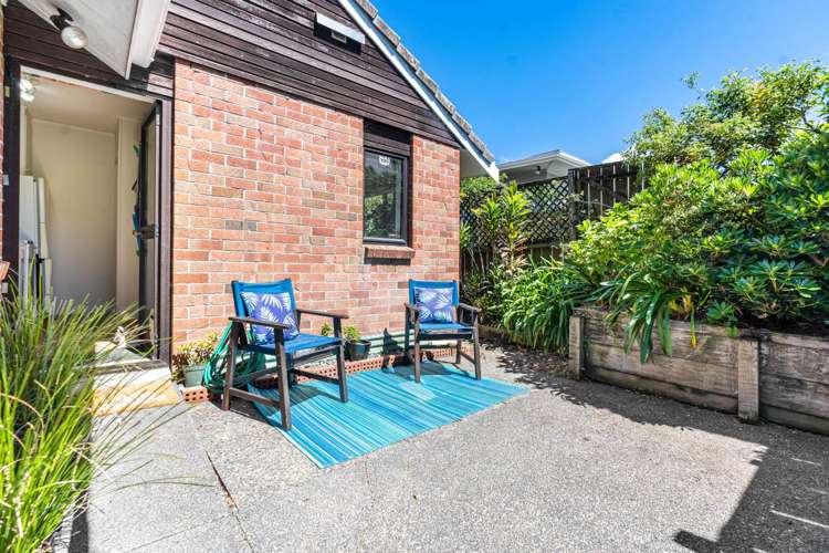 4/4 Fraser Road Narrow Neck_13