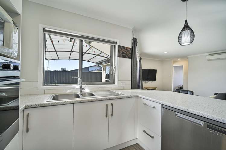 40 Arbuckle Road Frimley_7