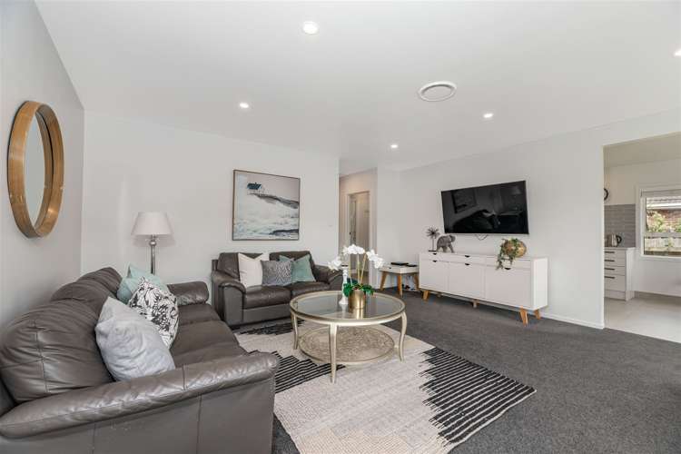 25 Tiroroa Avenue Te Atatu South_30