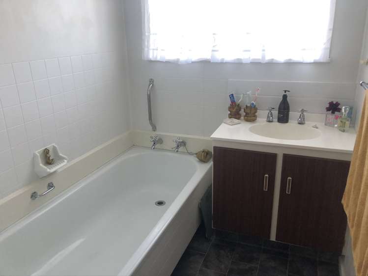 2/36 Pukatea Street Glenwood_5