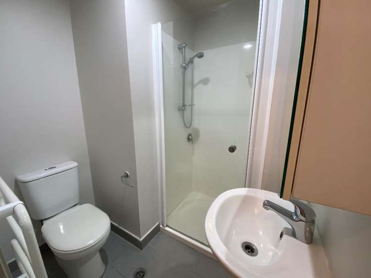 8L /147 hobson street City Centre_4