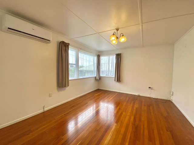 87 Beazley Avenue Paparangi_2