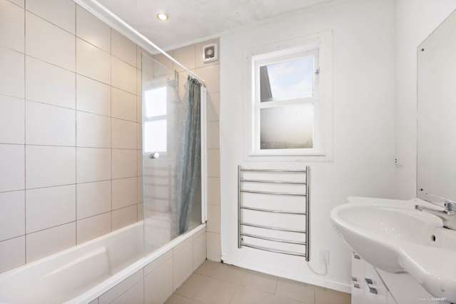 21 McLennan Road Mt Wellington_4