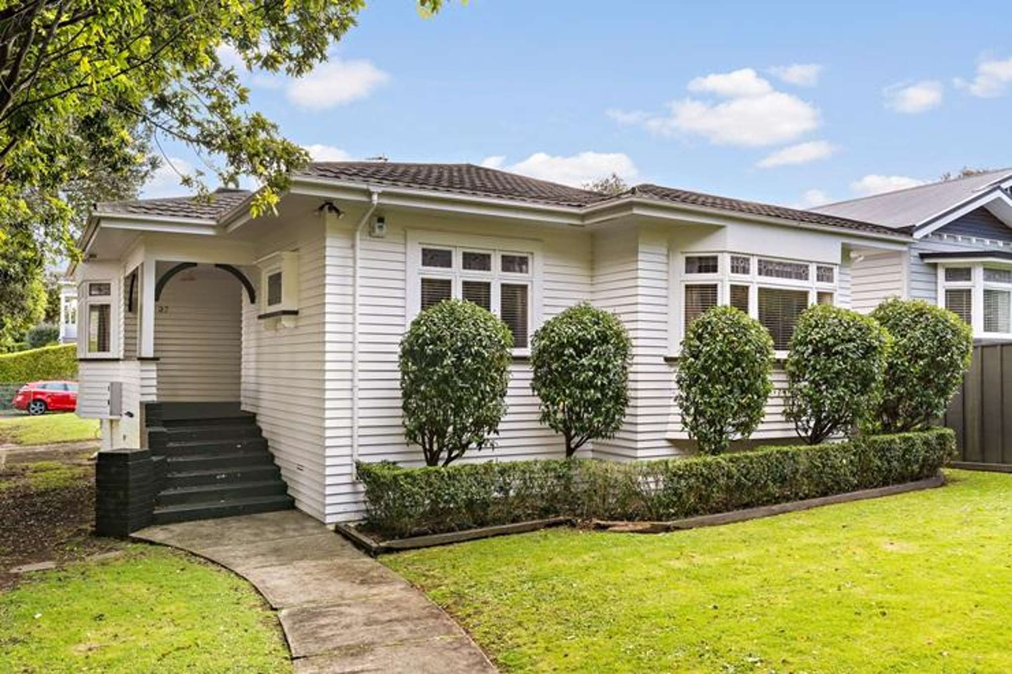 Bought for $440,000, deceased estate sells for over $2.4m after auction scrap