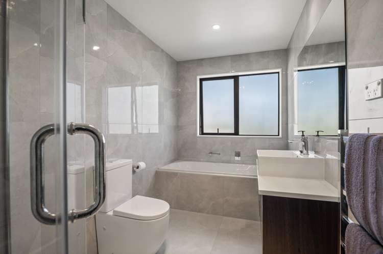 11 Koiora Road Clarks Beach_18