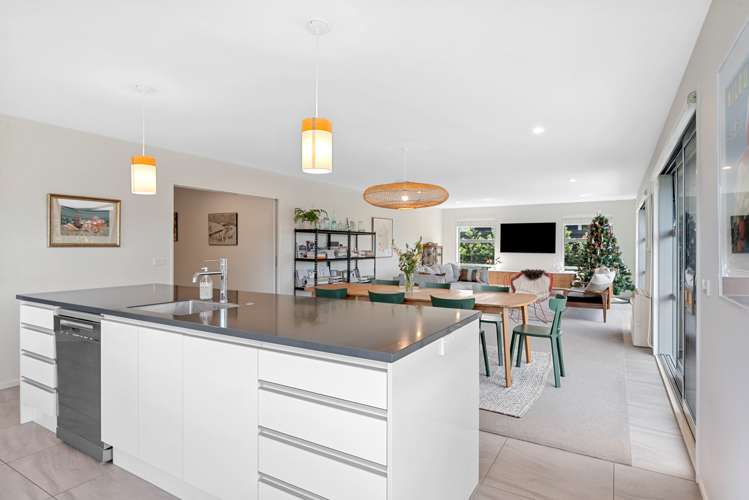 5 Avignon Place Fairhall_11