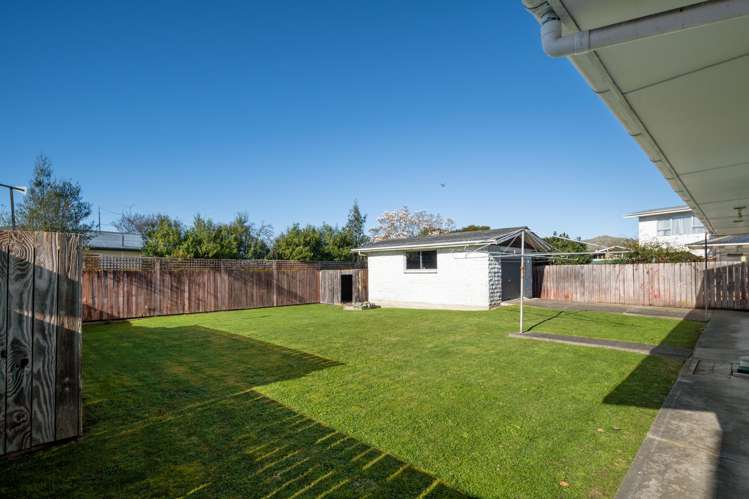 18 Newbourne Crescent Redwoodtown_17