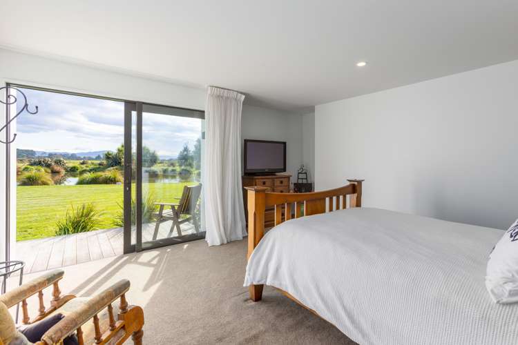 64 Mountvista Road Fernside_13