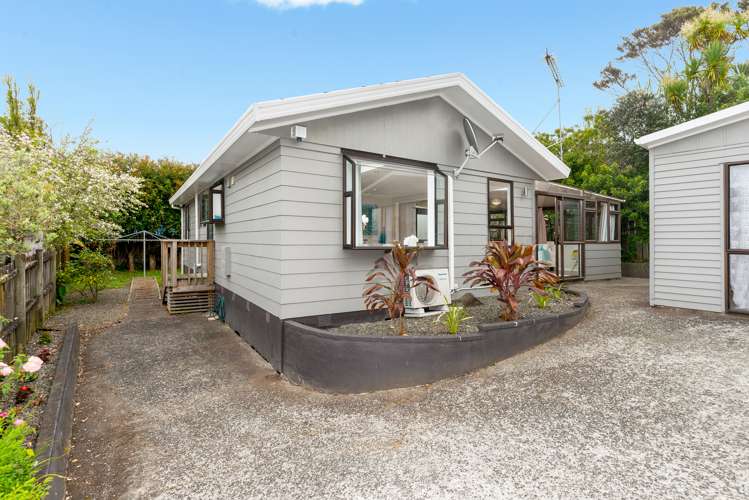 180 Solar Road Glen Eden_19