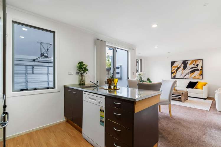 16/3 Wagener Place Mount Albert_5