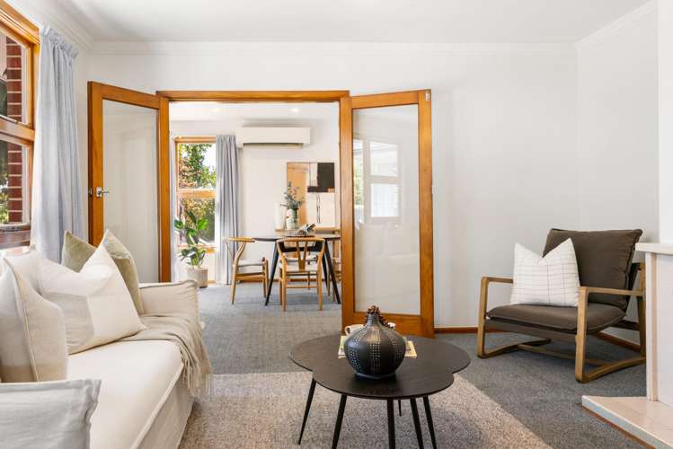 55 Woodbury Street Russley_4