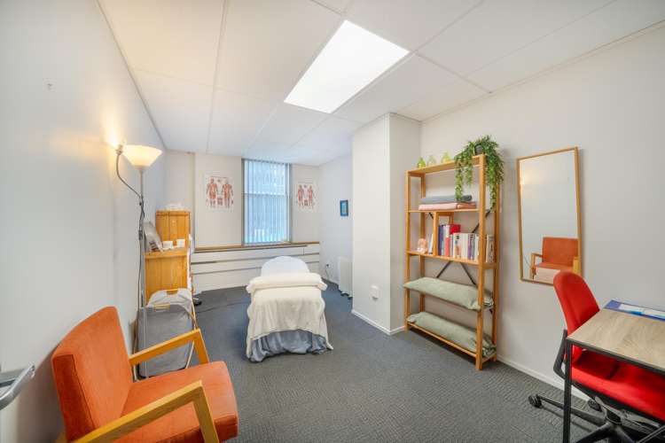 8/92 Queens Drive Hutt Central_13