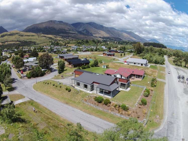 33 Benmore Place Glenorchy_17