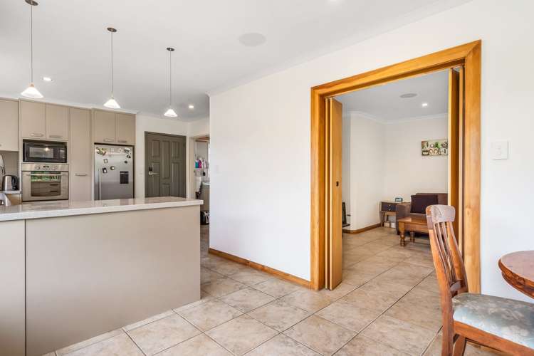 10 Neale Avenue Stoke_12