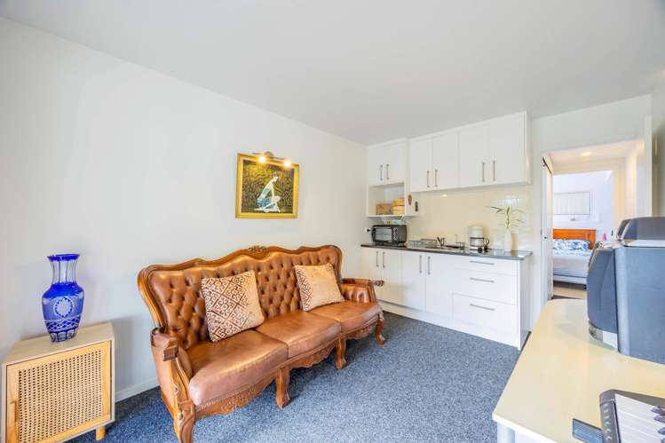 1/57 Unsworth Drive Unsworth Heights_9
