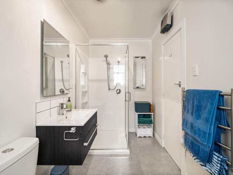 141 Easther Crescent Kew_16