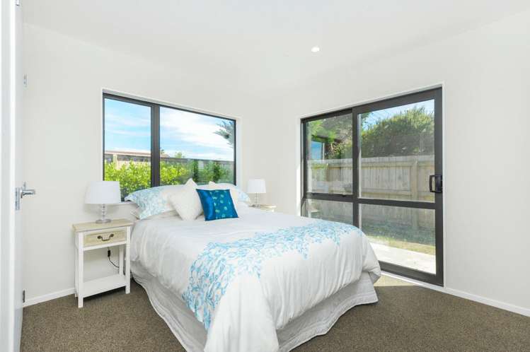 2a Newham Place Henderson_10