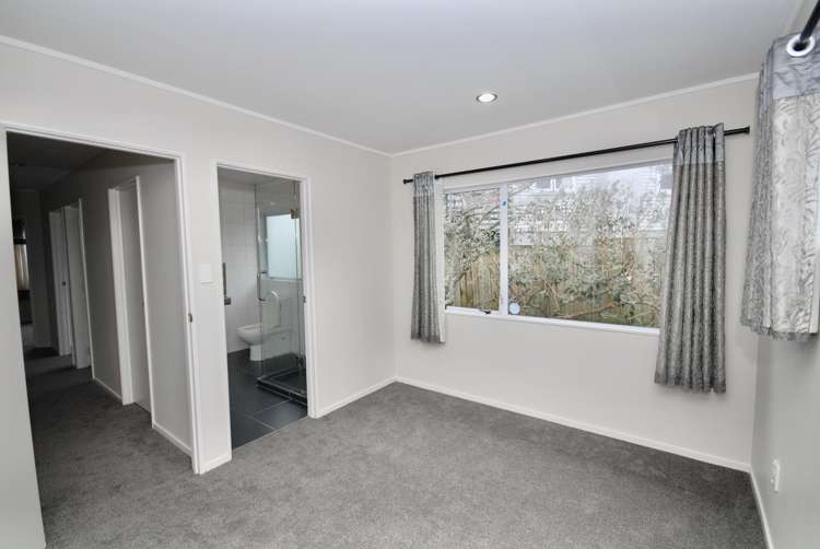 2/30 Bruce Road Glenfield_5