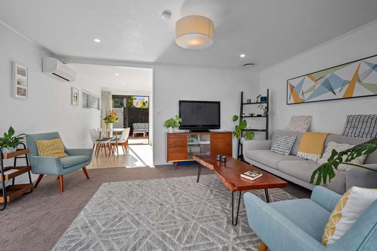 1/105 Sunset Road Totara Vale_11