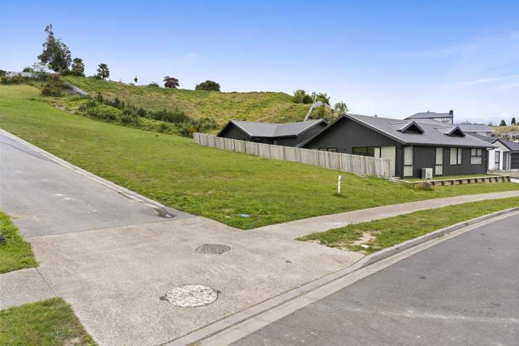 79 Whakaturou Crescent Pyes Pa_14