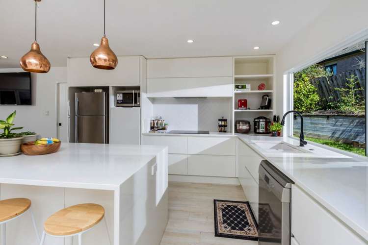 35 Caversham Drive Torbay_11