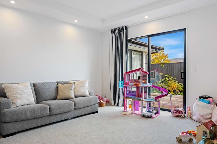 13 Selfe Crescent Burwood_9