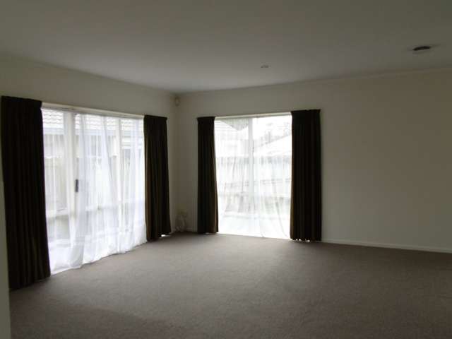 8 Waylen Place Pakuranga Heights_3