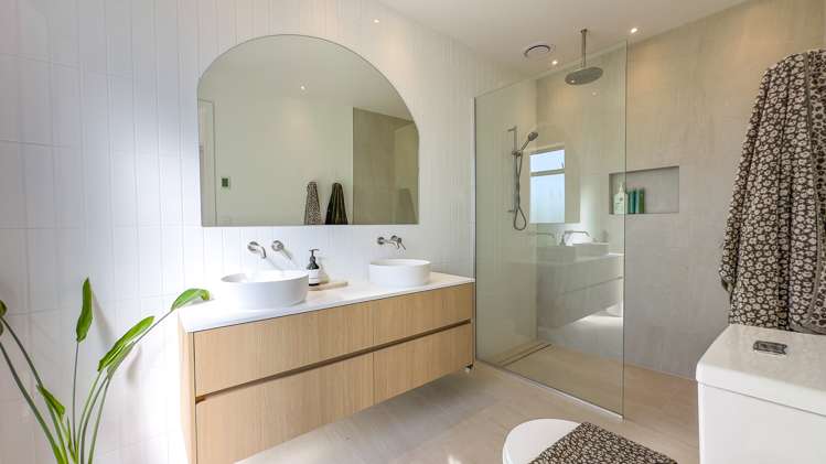 66 Reid Road Ngahinapouri_18