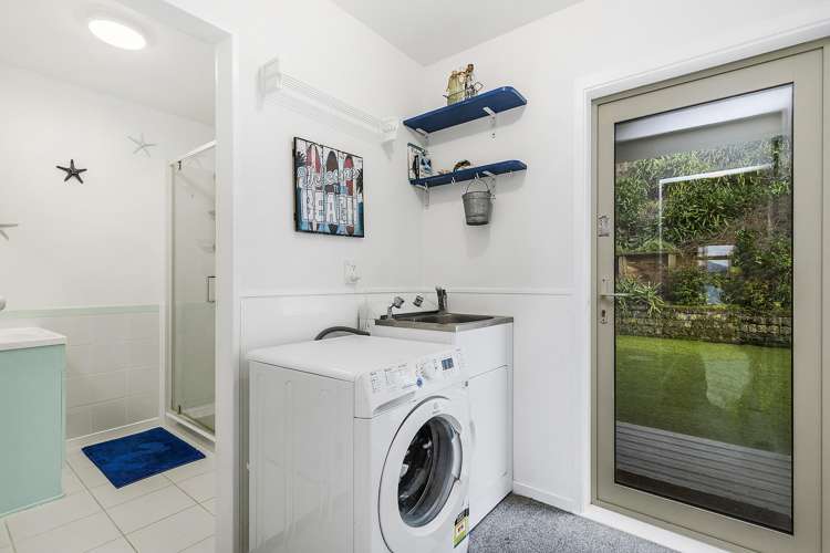 2/420 Queens Drive Lyall Bay_13