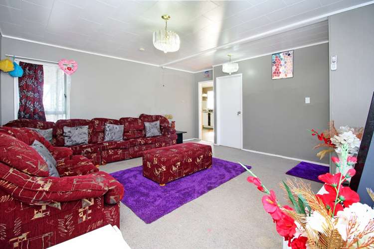 2/4 Espada Place Clover Park_3