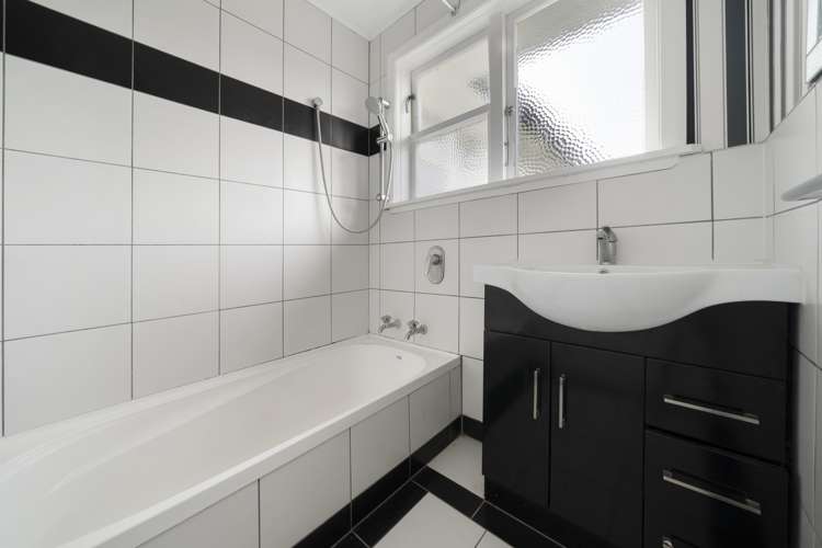 12 Bristol Crescent Roslyn_8