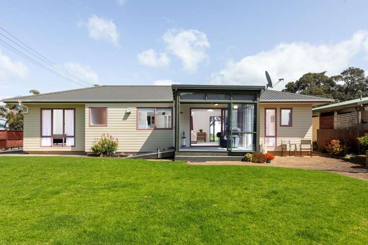 6 Seaview Avenue Te Puru_13