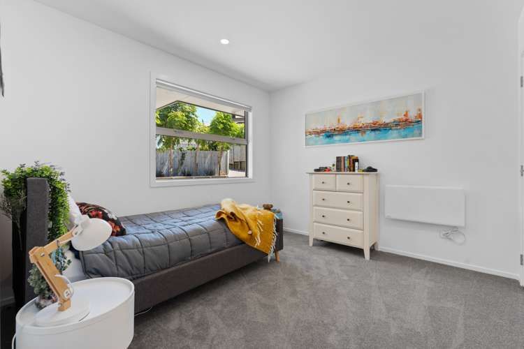 55b Paynters Avenue Strandon_13