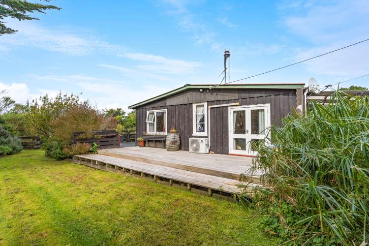 39 Western Lake Road Featherston_14
