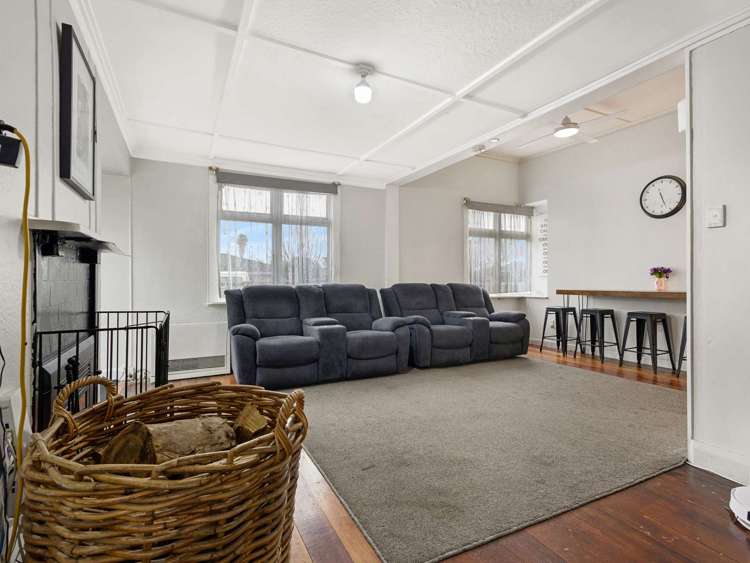 905 Queen Street East_5