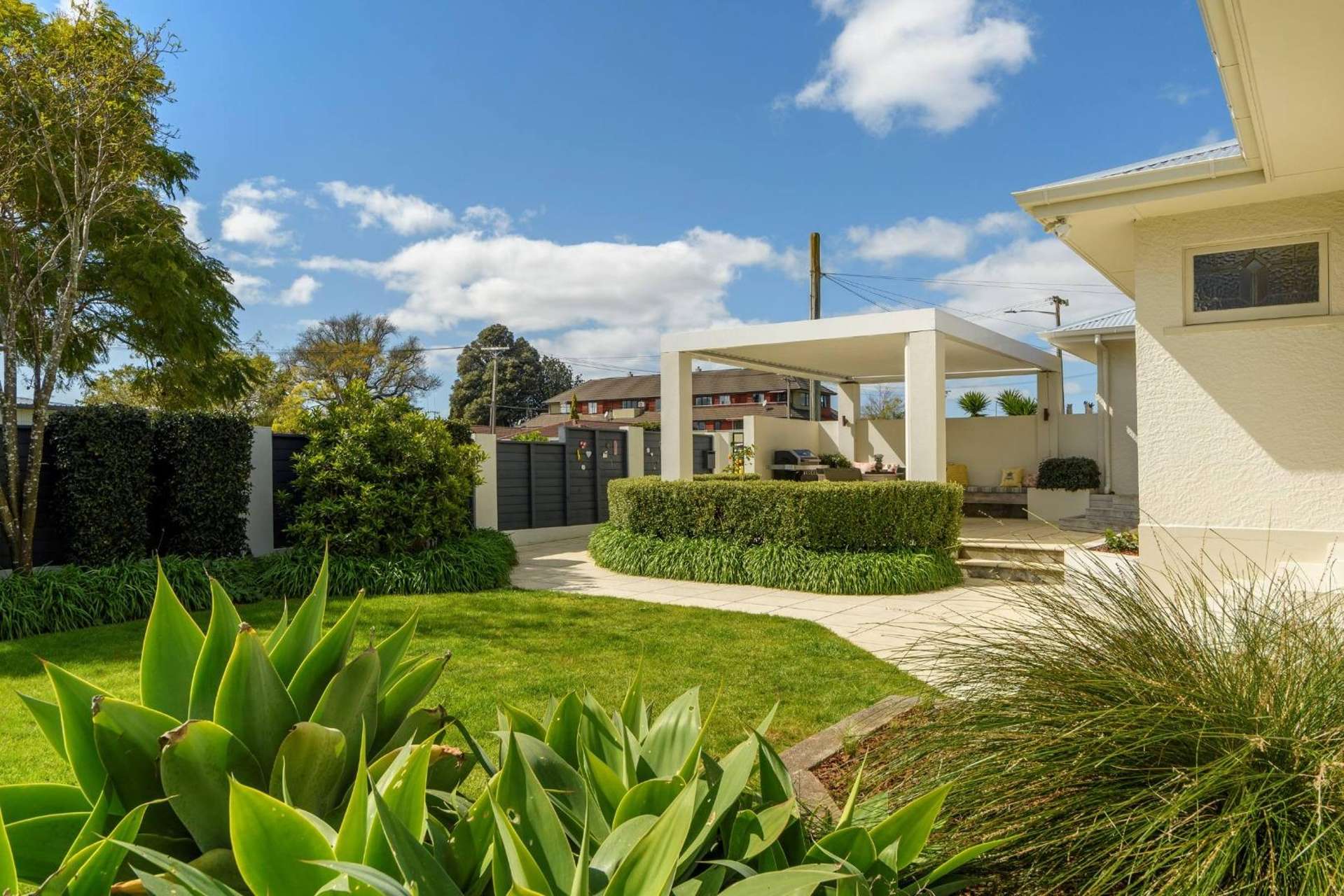 130 Fourteenth Avenue 1047_0