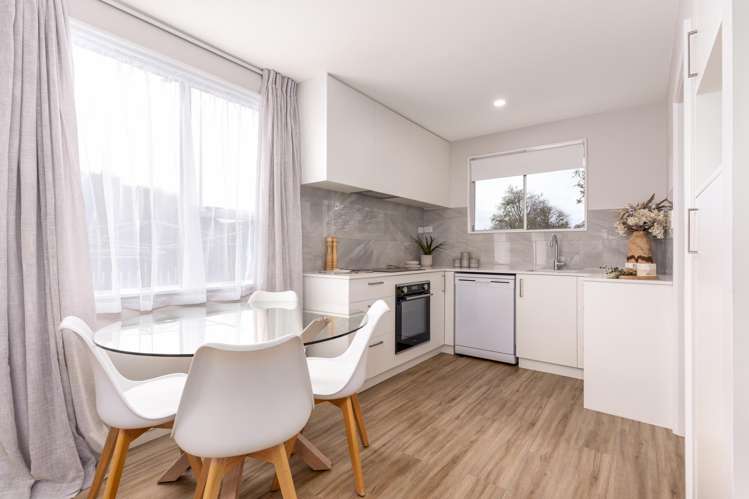 2/36A Staffa Street_3