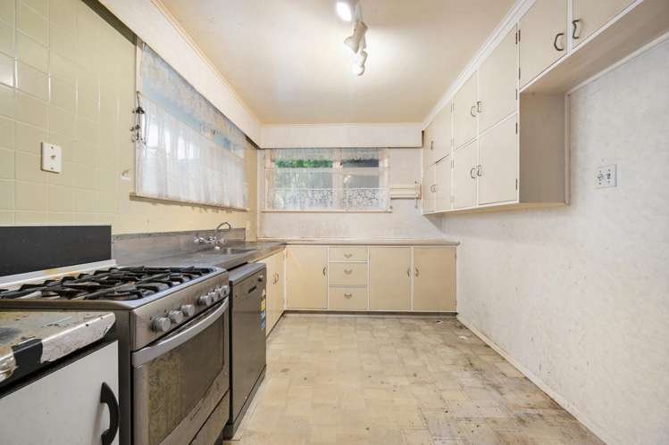 27 Lees Grove Wainuiomata_4