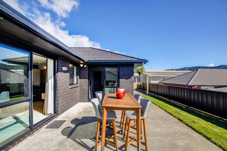 11 Greenstone Grove Brown Owl_18