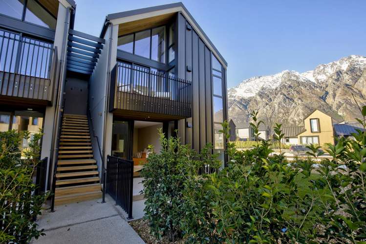 19/2 McKinlay Lane Jacks Point_24
