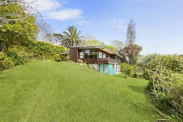 Location, Sea Views, Potential in Rangi