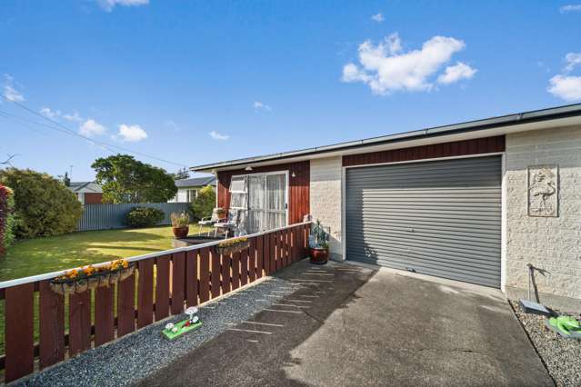 Convenient Lansdowne Living - BEO $369,000