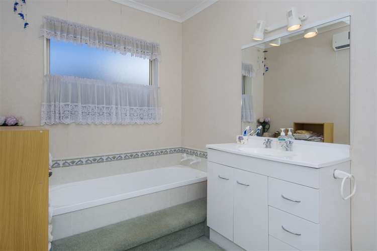 52 Parewaitai Court Papamoa_11