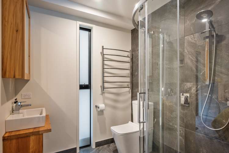 2/2 Matatua Road Raumati Beach_16