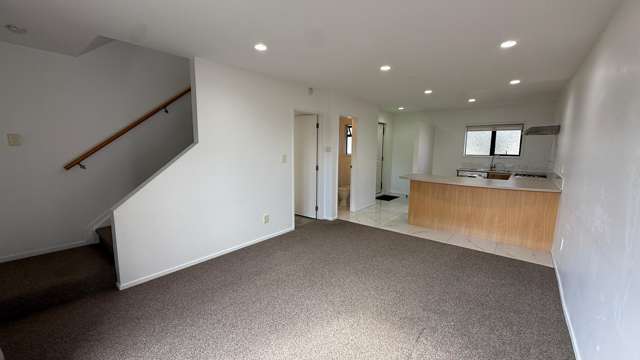 7/36 West Coast Road Glen Eden_1