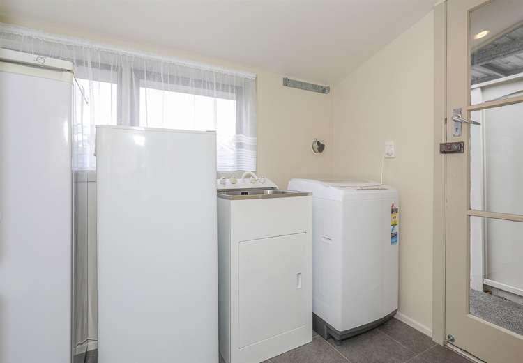 51 Youngs Road Papakura_21