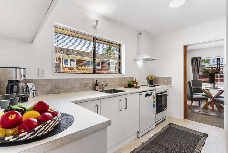 2/32 Campbell Road Onehunga_3