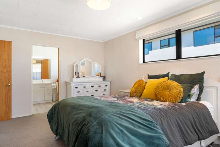 5 Stead Crescent Stoke_8